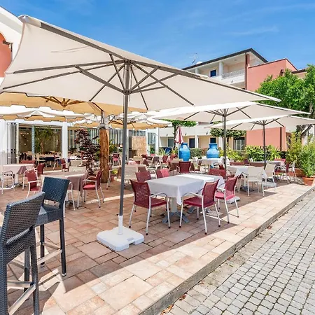 Ai Pini-villa Duna Verde