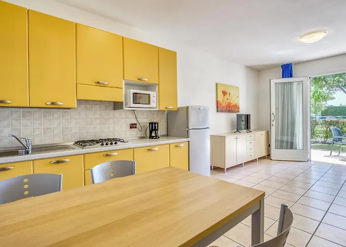 Ai Pini-villa شقة دونا فيردي